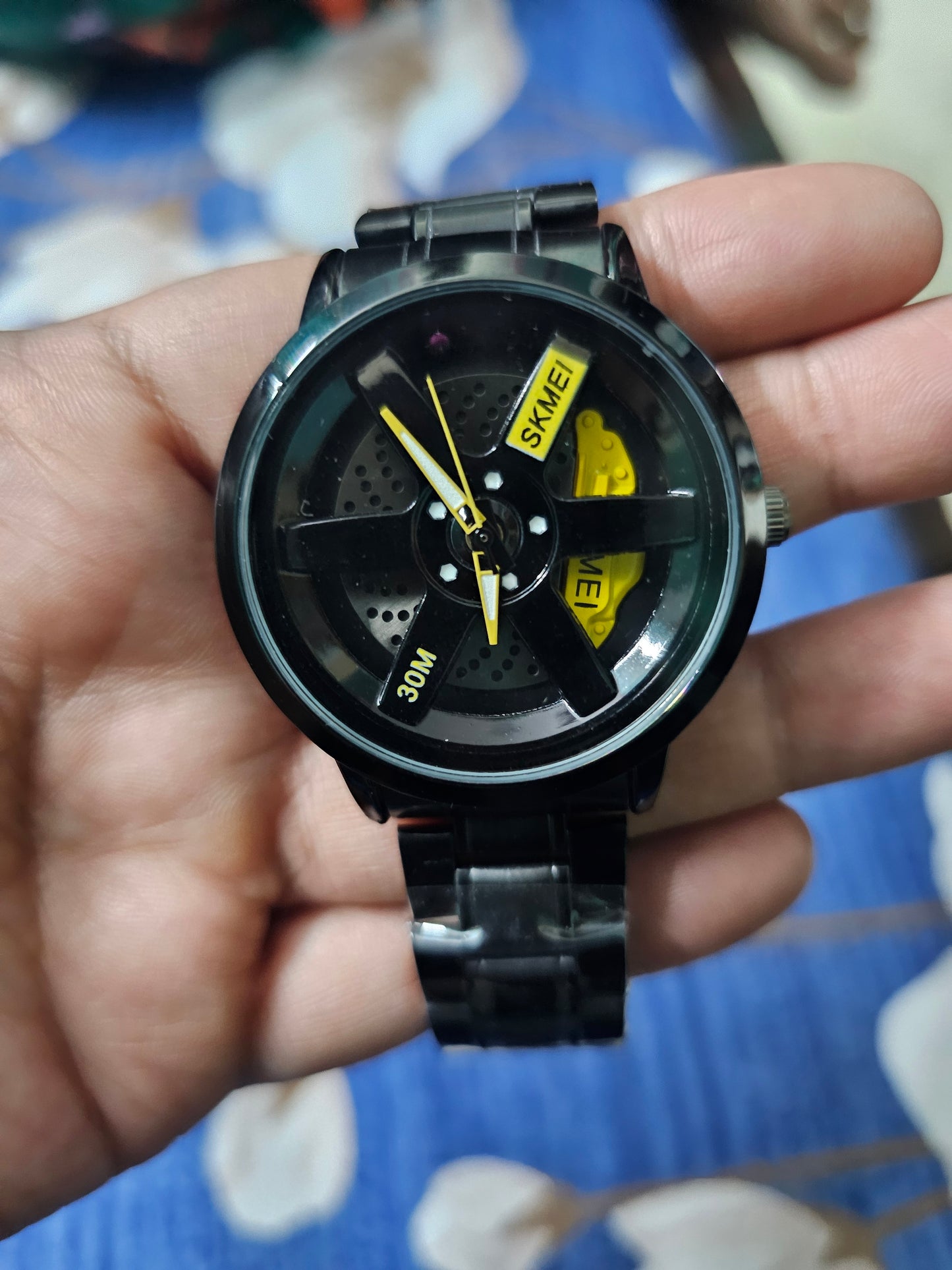 Stereoscopic Car Wheel Watch (With spin)