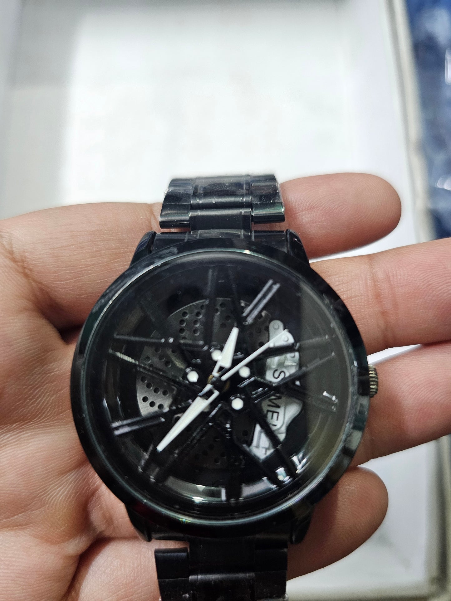 Stereoscopic Car Wheel Watch (With spin)